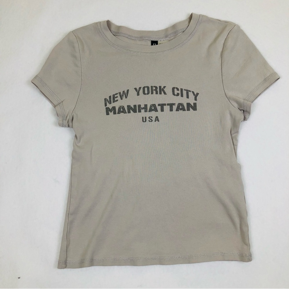 H&M Divided Graphic Fitted Tee Sz M (T1)